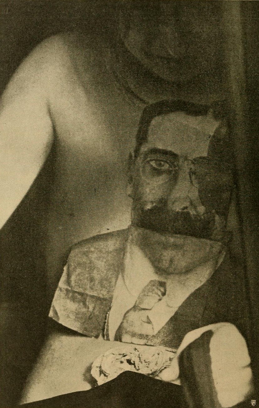 Eva C. and a materialisation, 19 January 1913.